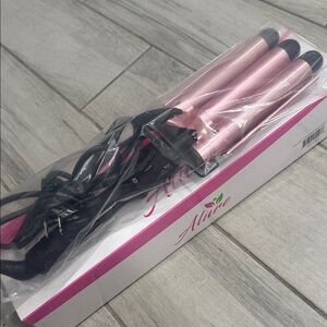 NIB Alure Pink 1” Triple-Barrel Curling Iron
